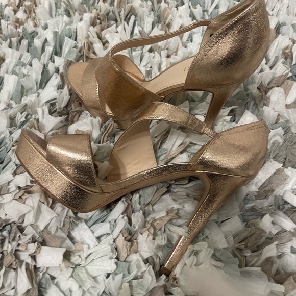 Shoes - Picture 2 of 4